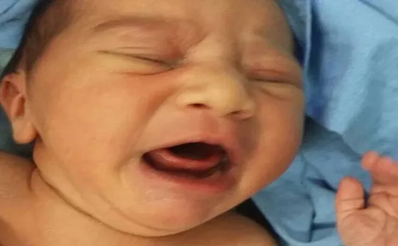 Delhi: Female baby abandoned by family, taken care by police