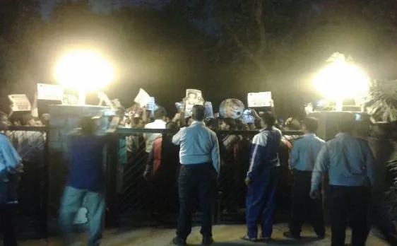 JNU students protest outside VC Jagadesh Kumar's house