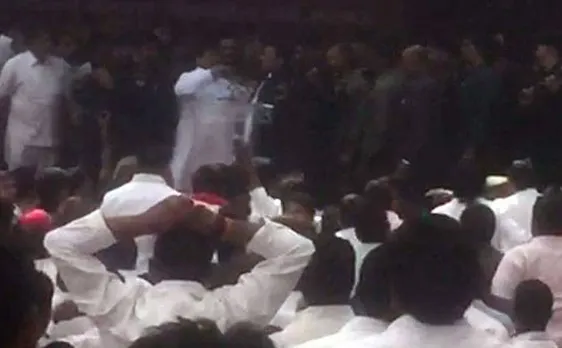 Watch Video of Akhilesh vs Shivpal in Samajwadi Party meeting: Mic snatching, heated arguments, slogan shouting and more
