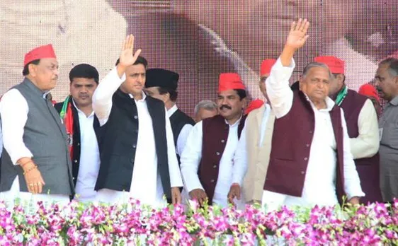 Samajwadi Party expels 10 Akhilesh supporters for shouting slogans against Shivpal Yadav