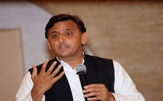 Yadav family fued: Emotional Akhilesh vows to weed out conspirators, says never planned to form new party