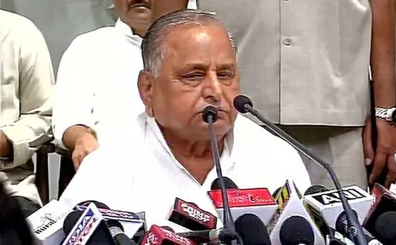 Watch: Mulayam says family stands united, backs Amar Singh-Shivpal Yadav duo; Akhilesh skips press conference