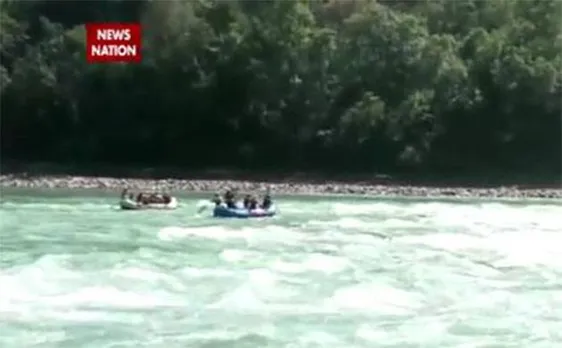 Watch: ITBP rafters brave strong Ganga currents, rescue 3 stranded tourists