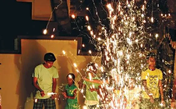 Delhi reports 173 fire-related incidents on Diwali