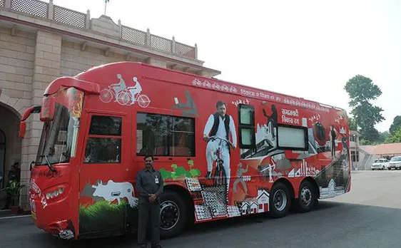 Vikas Rath Yatra: Hi tech rath develops snag, Akhilesh shifts to official SUV
