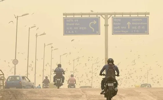 Delhi covered by thick blanket of smog, MCD schools to remain closed on Saturday