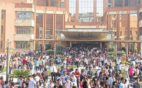 Noida: Amity University business management student allegedly commits suicide in hostel room
