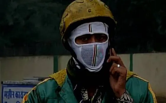 Air masks flying off shelves as Delhi chokes on air pollution 