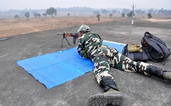 Policeman killed by suspected Naxals  in Chhattisgarh   