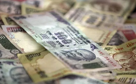 Markets tumble: Rupee dives 23 paise on black money crack down, US poll trend