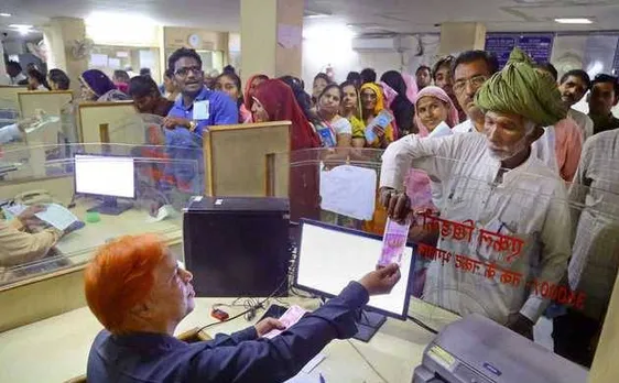 Demonetisation: Heavy cash demand brings banking to its knees