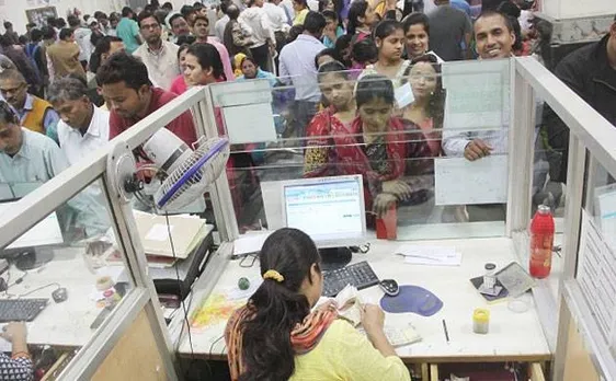 Govt asks banks, post offices to report to I-T department of all deposits over Rs 2.5 lakh