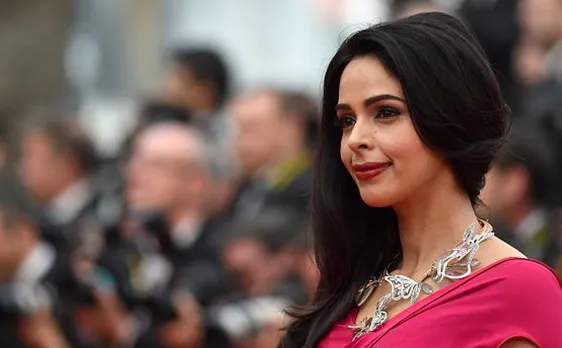 Bollywood actress Mallika Sherawat attacked with tear gas, beaten in Paris: Report