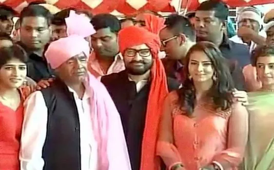 Watch | Aamir Khan attends Geeta Phogatâ€™s wedding at Bhiwani; gives her special gift