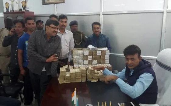 Post Demonetisation: Rs 93 lakh seized by police in raids conducted at three places in Dumka, Jharkhand