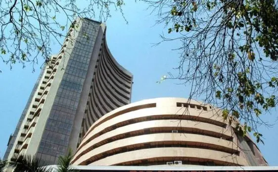 Panic grips market on rising dollar index, Sensex tumbles 322 points 