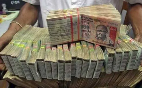 New and defunct currency notes worth 34.4 lakh seized in Ahmedabad and Jamnagar