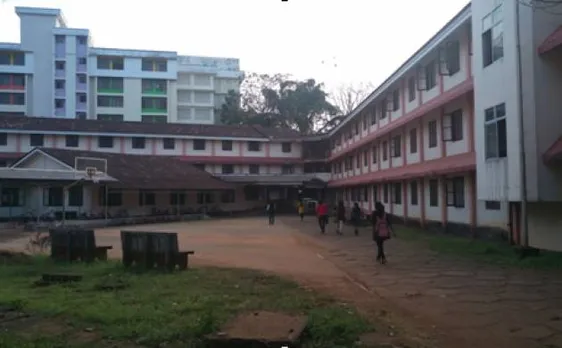 NIT Calicut issues notice to girls against 'roaming' with boys, threatens of explusion