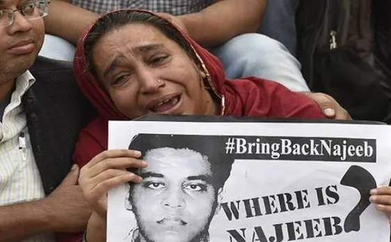 Police stops JNU students, family members of missing student Najeeb Ahmed from marching to Parliament