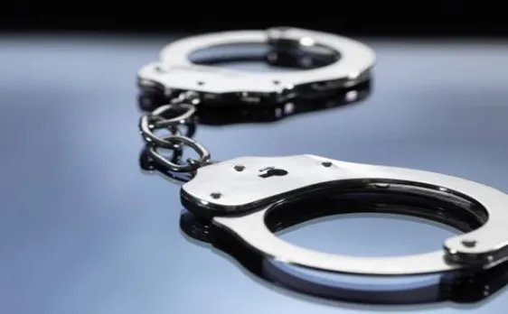 2 bank employees held in Punjab for taking money to 'replace' scrapped notes