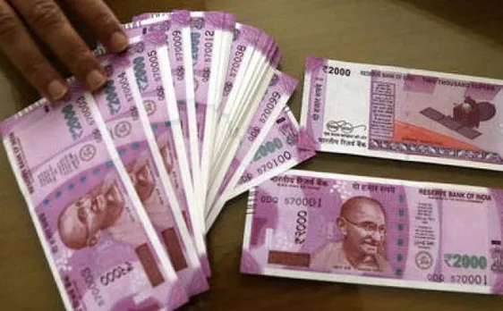 Gujarat: Police seize new notes worth Rs 76 lakh in Surat, 4 people arrested