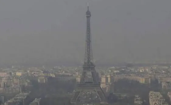 Pollution forces Paris to stick to controversial traffic restrictions