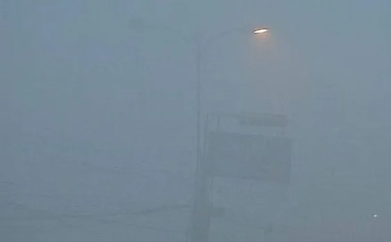 Trains and flights delayed despite moderate fog; temperature dips after snowfall in Kashmir valley