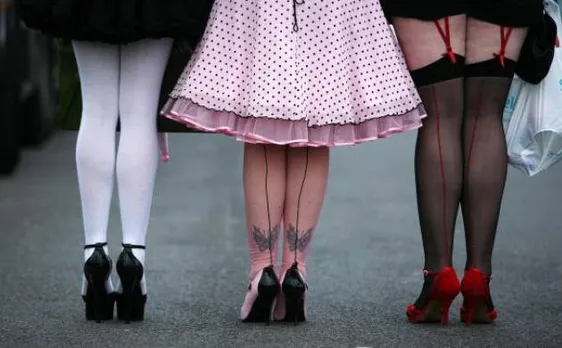 Teenage girls who harbour negative body-image are more likely to drink alcohol: Study