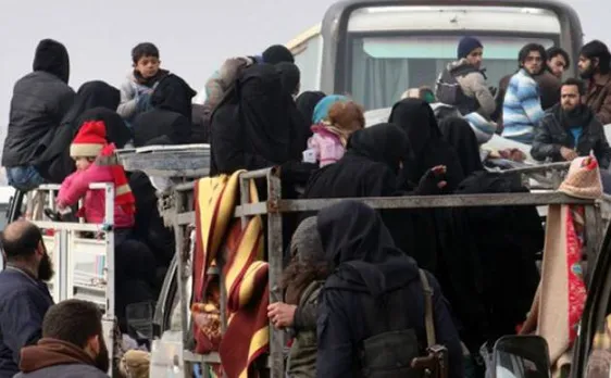 Thousands desperately await evacuation from Aleppo