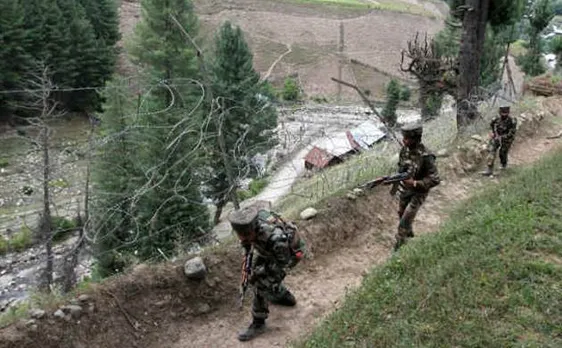 J-K: Army cordons off Bandipora's Hajin village, suspects presence of militants  