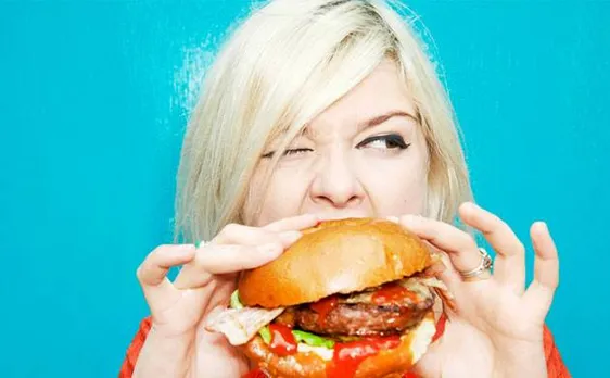 Social inferiority makes people crave fatty foods, says reports