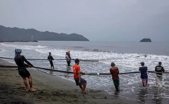  Seventeen Tamil Nadu fishermen remanded in judicial custody by Sri Lankan court