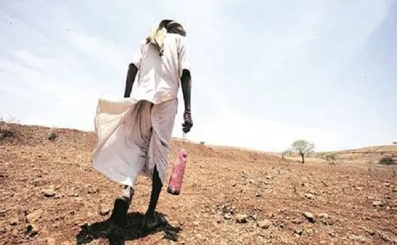 Old man slapped for open defecation by sanitary workers