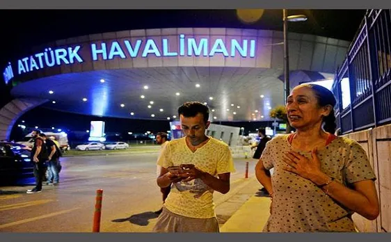 Istanbul club attack suspect who killed 39 during New Year's celebrations still absconding