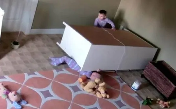 Watch: Toddler 'miraculously' saves twin broher from being crushed under fallen dresser