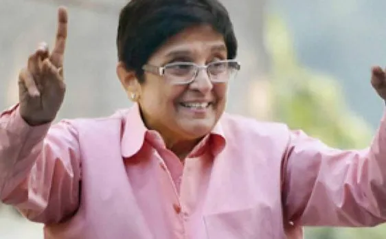Kiran Bedi  cancels banning use of social media for official communication by Puducherry govt