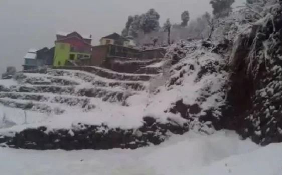 Jammu Srinagar highway closed for second day following heavy snowfall