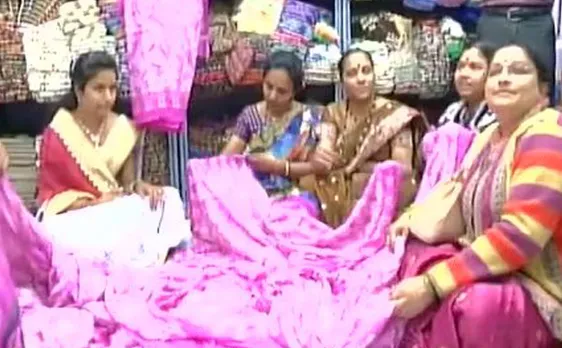 Demonetisation: Saree with print of new pink coloured Rs 2000 note hit Surat markets in Gujarat| See pics