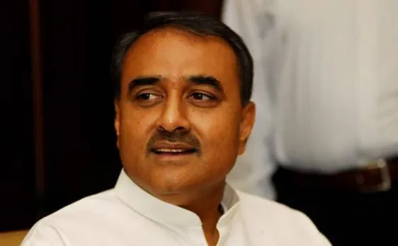 No controversy should be made over PM using Charkha: Praful Patel