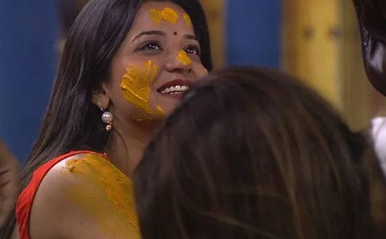 Bigg Boss 10: Monalisa and Vikrant Singh Rajpoot's wedding preparations underway, housemates celebrate couple's 'haldi' ceremony 