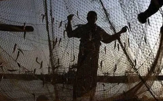 Sri Lankan Navy chases away over 2,000 Tamil Nadu fishermen, snap their fishing nets