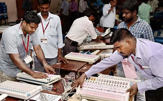 Punjab polls: Parkash Singh Badal, Amarinder Singh fight it out at Lambi 