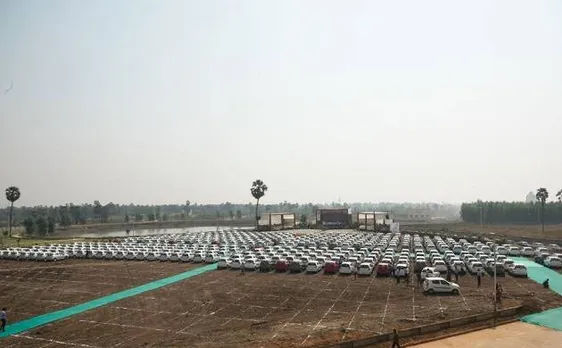 Surat diamond merchant Savji Dholakia gifts 1,200 cars to staff as newyear bonus | See pics and video