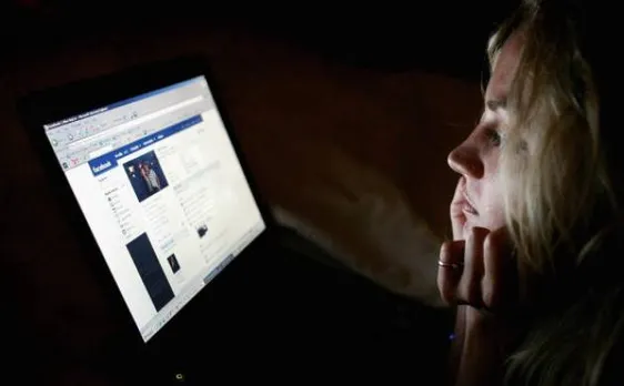 Beware! Using Facebook can be harmful for your mental and physical health 