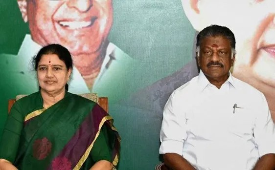 OPS vs Sasikala: Stones pelted at media persons by alleged AIADMK workers outside resort holding party MLAs