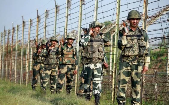 Pakistani national who inadvertently entered India sent back by BSF