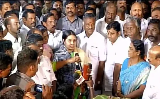 Jayalalithaa's niece Deepa Jayakumar joins politics, extends support to Panneerselvam