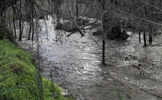 Flash flood warnings issued amid heavy rain in Northern California