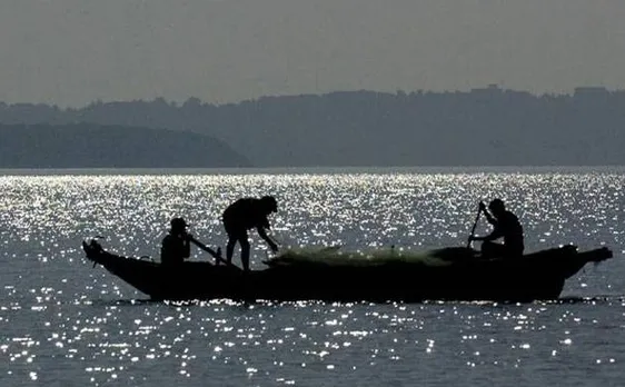 Sri Lankan Naval personnel chases away 3,000 Tamil Nadu fishermen
