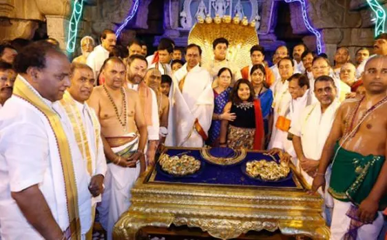 Telangana CM KC Rao donates gold ornaments worth 5 crore to Lord Venkateswara